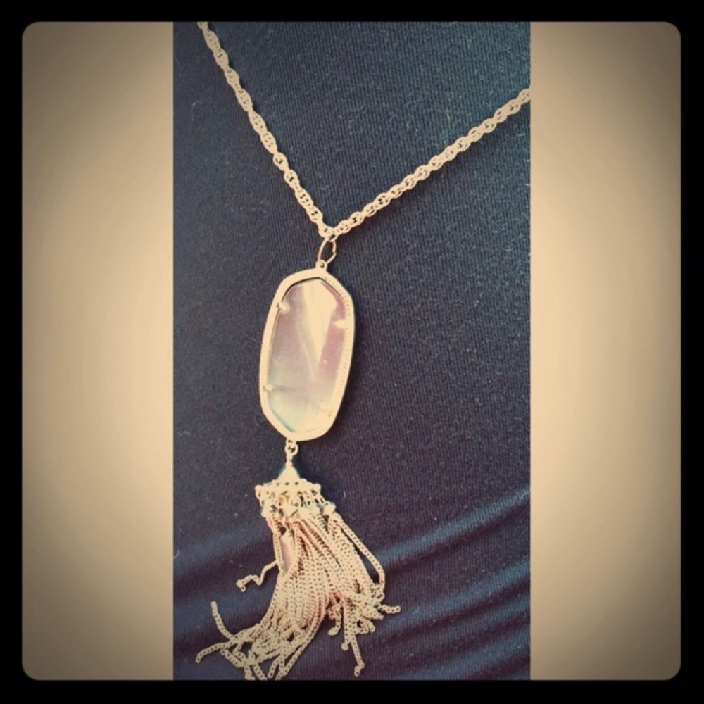 Kendra Scott necklace
